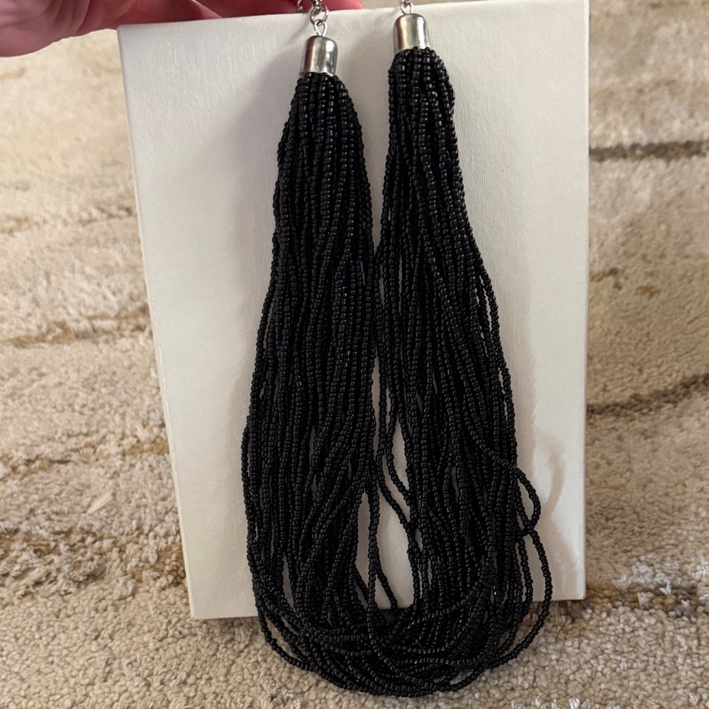 Elegant Black Beaded Necklace - Picture 3 of 3